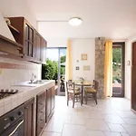 Serenity - 2 Posti Auto - In E In Centro Apartman