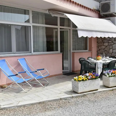 Serenity - 2 Posti Auto - In E In Centro Marina di Campo