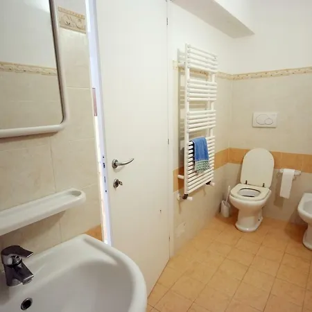 Serenity - 2 Posti Auto - In E In Centro דירה *