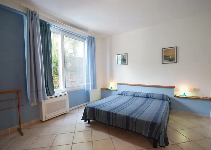 Serenity - 2 Posti Auto - In E In Centro マリーナ・ディ・カンポ