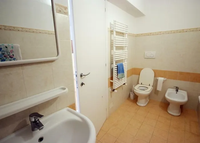 Serenity - 2 Posti Auto - In E In Centro 公寓 *