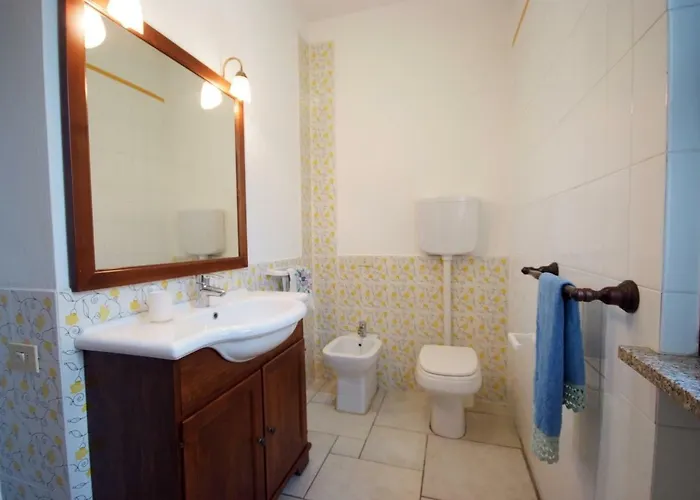 Serenity - 2 Posti Auto - In E In Centro アパート